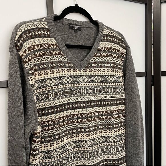 [l] Men’s Wool Blend Grey, Creme’ Red Snowflake Fair Isle Pattern V Neck Sweater - Picture 4 of 14